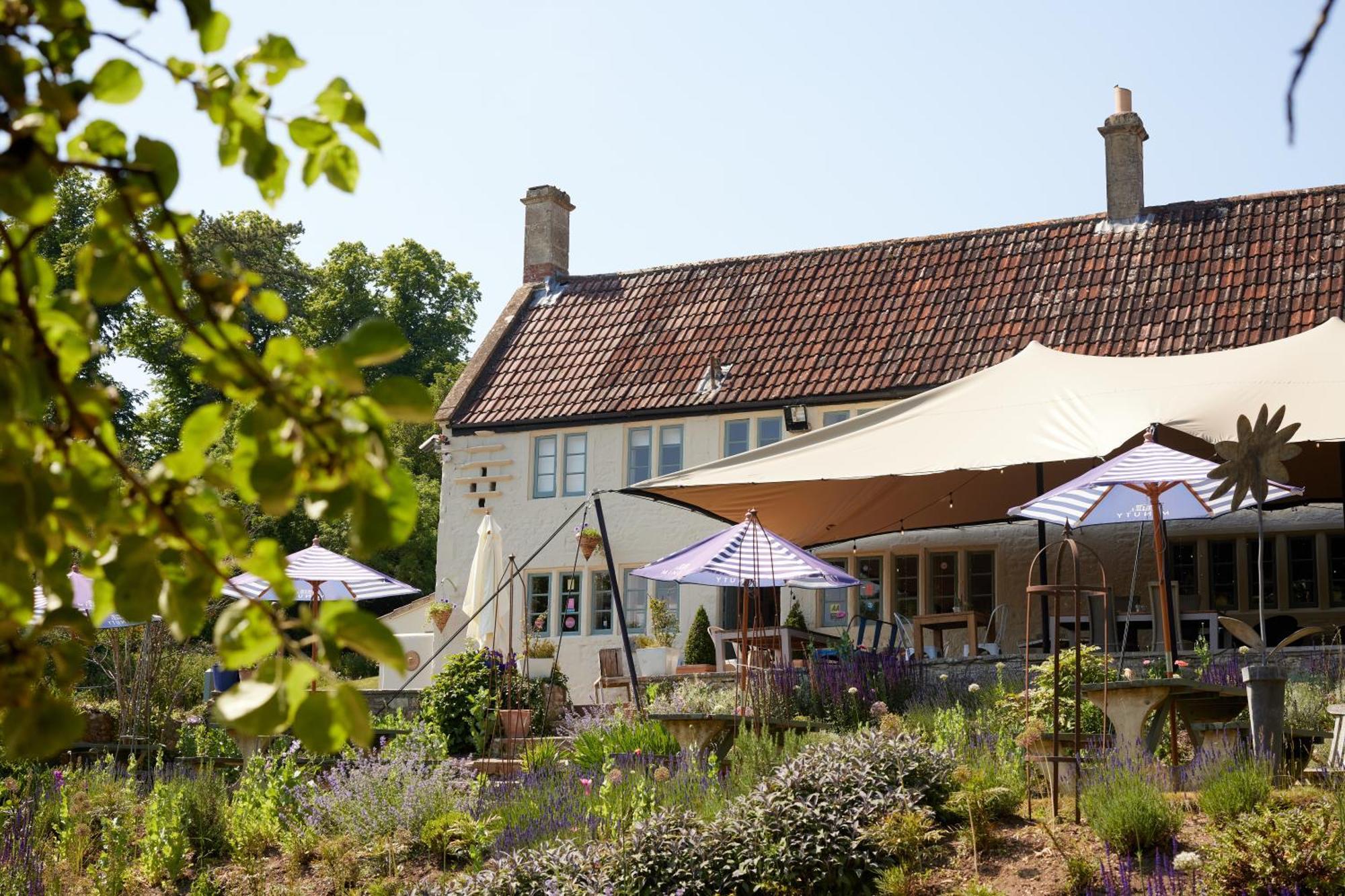 فندق The Wheatsheaf Combe Hay Wellow  المظهر الخارجي الصورة